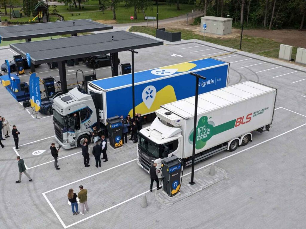 Naujas elektromobilių įkrovimo parkas (nuotr. organizatorių)