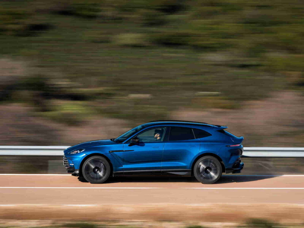 „Aston Martin DBX707“ (nuotr. gamintojo)