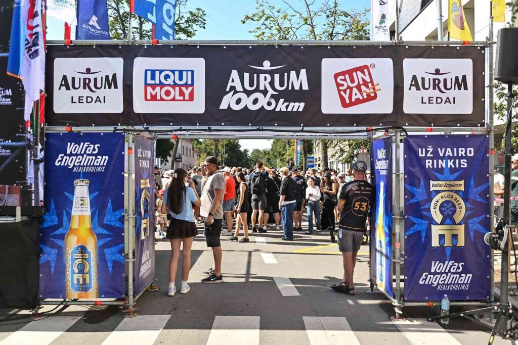 „Aurum 1006 km“ lenktynių paradas ir „Super Sprint“ lenktynės (nuotr. Vytautas Pilkauskas)
