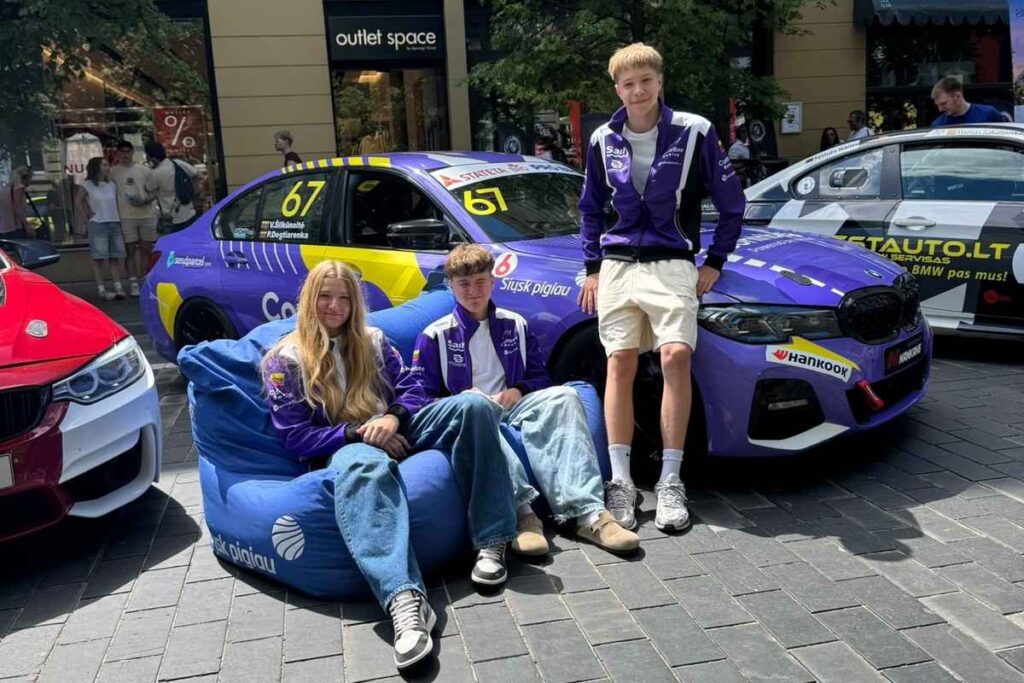 „Contribee.com Racing“ komanda (nuotr. komandos)