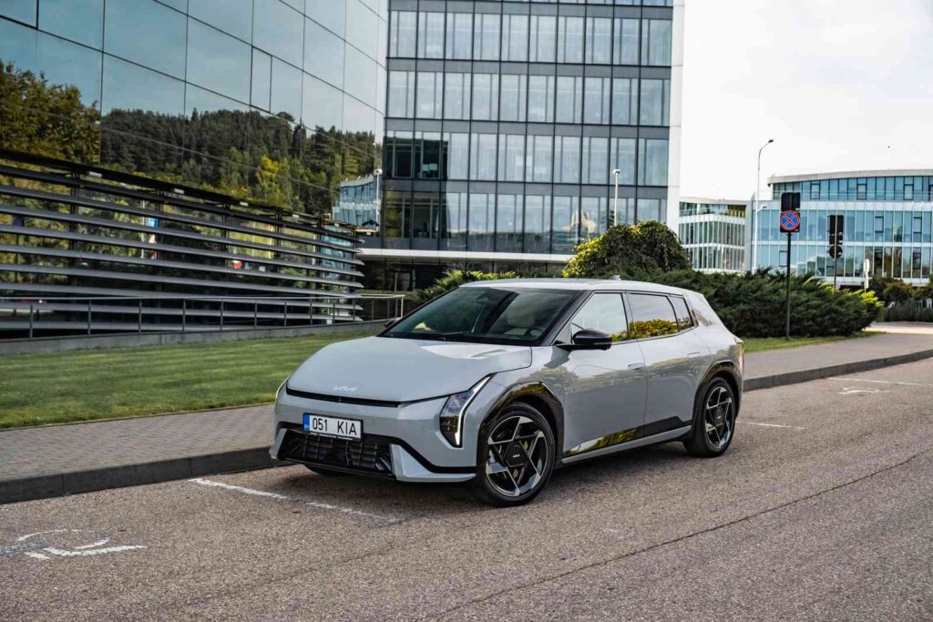 „Kia EV4“ elektromobilis (nuotr. Automobilistika.lt)