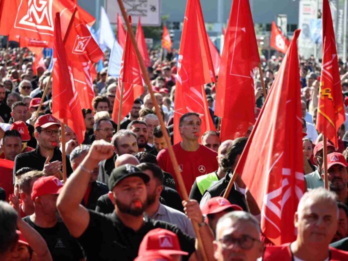 „Mercedes-Benz“ darbuotojų protestas (nuotr. IG Metall)