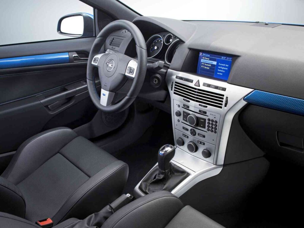 „Opel Astra OPC“ (nuotr. gamintojo)