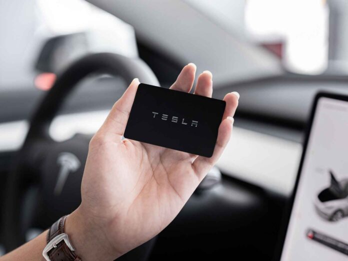 „Tesla“ automobilio kortelė (nuotr. Pexels) „Tesla“ automobilio kortelė (nuotr. Pexels)