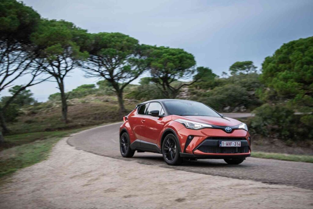 Atnaujintas „Toyota C-HR“ (nuotr. gamintojo)