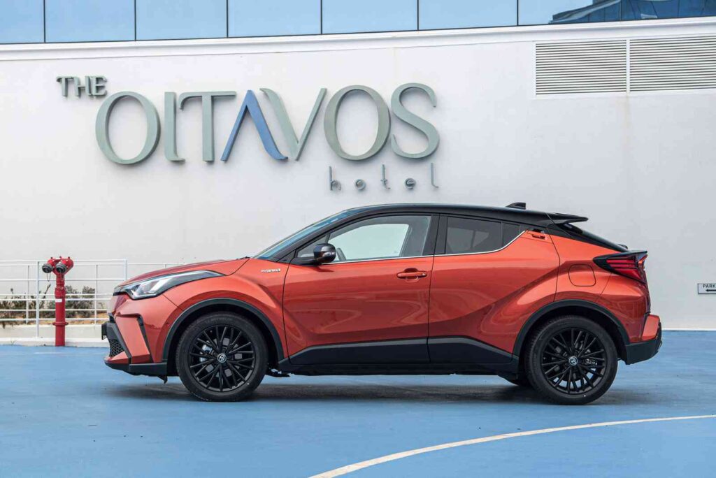 Atnaujintas „Toyota C-HR“ (nuotr. gamintojo)