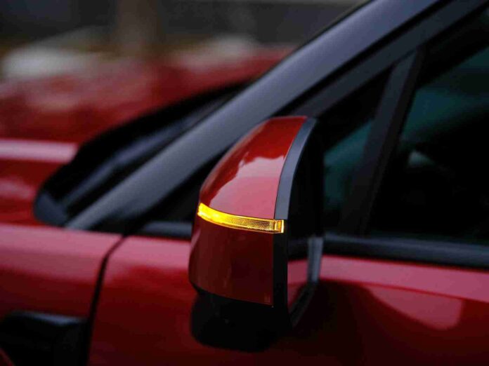 Automobilio posūkio signalas (nuotr. Unsplash)