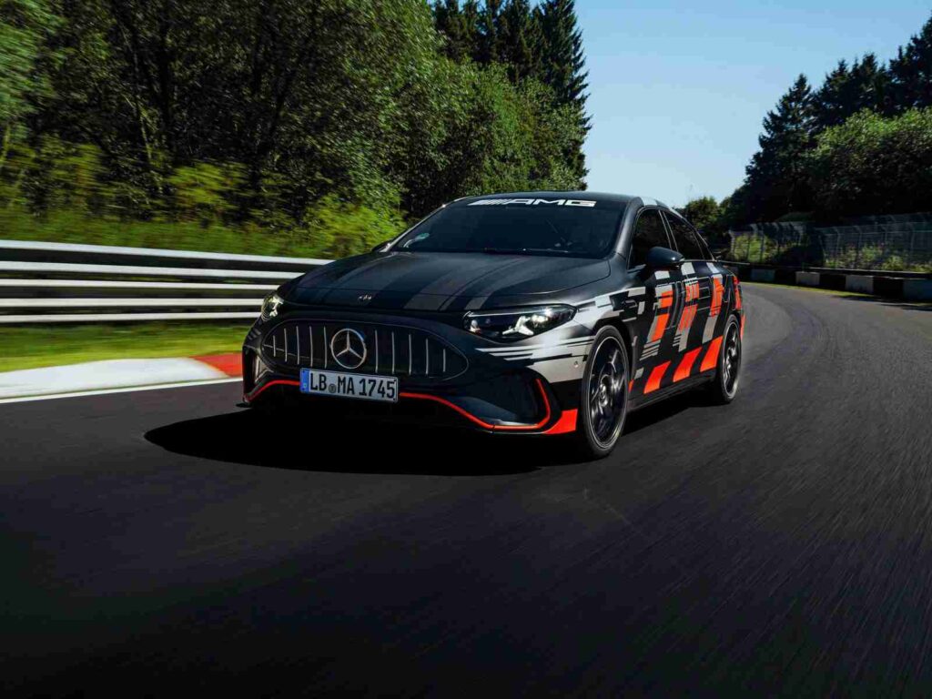 Elektrinis „Mercedes-Benz CLA 45 AMG“ (nuotr. gamintojo)