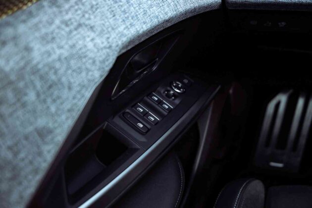 Elektrinis &bdquo;Peugeot e-5008&ldquo; (nuotr. Automobilistika.lt)