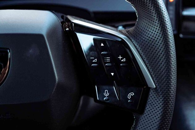 Elektrinis &bdquo;Peugeot e-5008&ldquo; (nuotr. Automobilistika.lt)