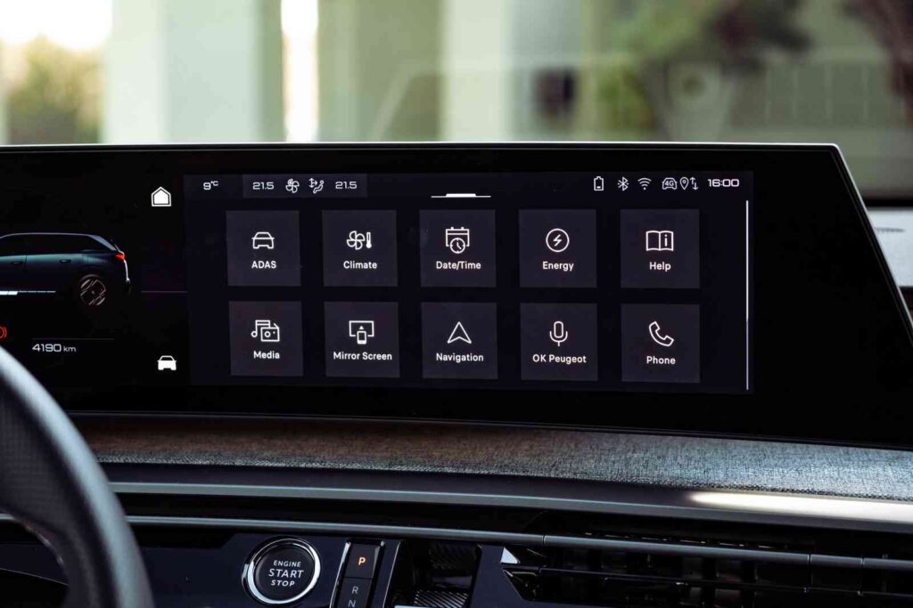 Elektrinis „Peugeot e-5008“ (nuotr. Automobilistika.lt)