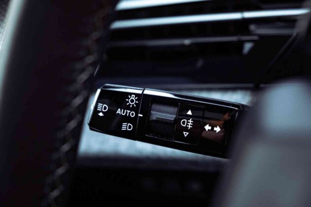Elektrinis &bdquo;Peugeot e-5008&ldquo; (nuotr. Automobilistika.lt)