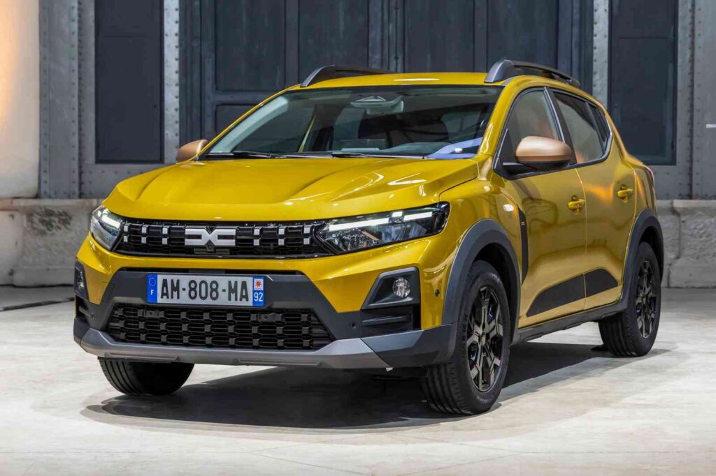 Hibridiniai „Dacia“ automobiliai (nuotr. gamintojo)