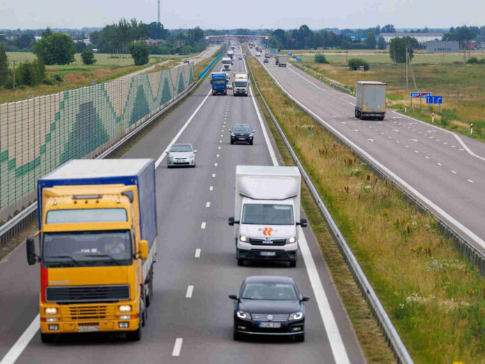 Transporto priemonių eismas (nuotr. Via Lietuva)