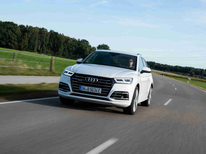 „Audi Q5 55 TFSI e quattro S line“ (nuotr. gamintojo)