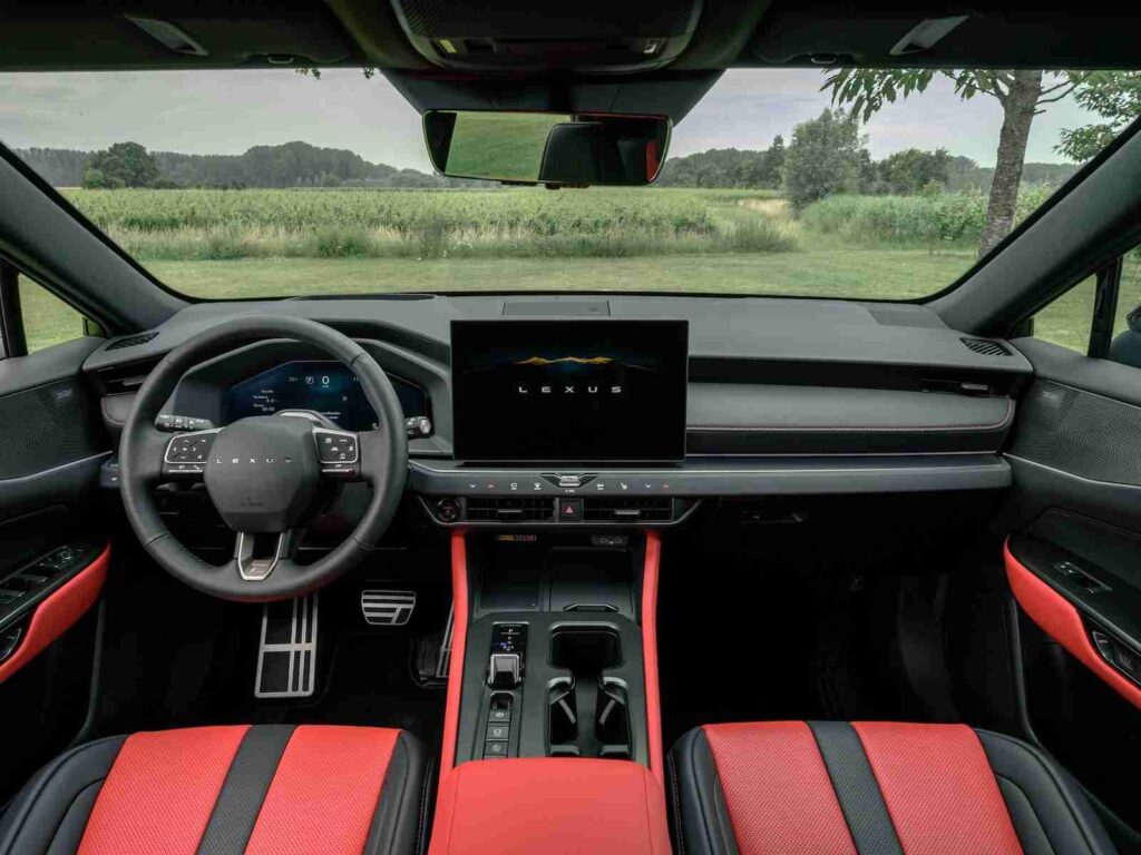 Atnaujintas „Lexus NX“ (nuotr. gamintojo)