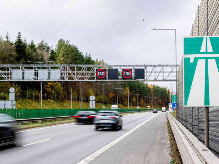 Automobilių eismas (nuotr. Via Lietuva)