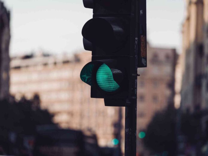 Šviesoforas (nuotr. Pexels) Šviesoforas (nuotr. Pexels)