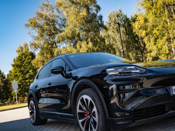&bdquo;Porsche Cayenne Turbo Electric&ldquo; (nuotr. Automobilistika.lt)