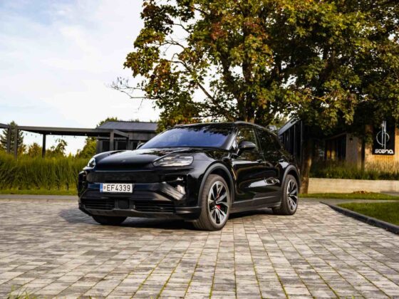 &bdquo;Porsche Cayenne Turbo Electric&ldquo; (nuotr. Automobilistika.lt)