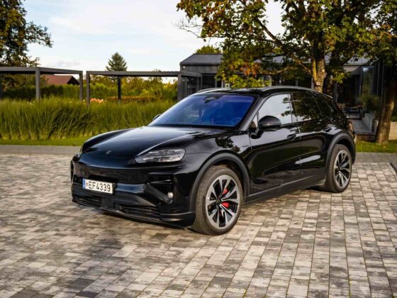 &bdquo;Porsche Cayenne Turbo Electric&ldquo; (nuotr. Automobilistika.lt)