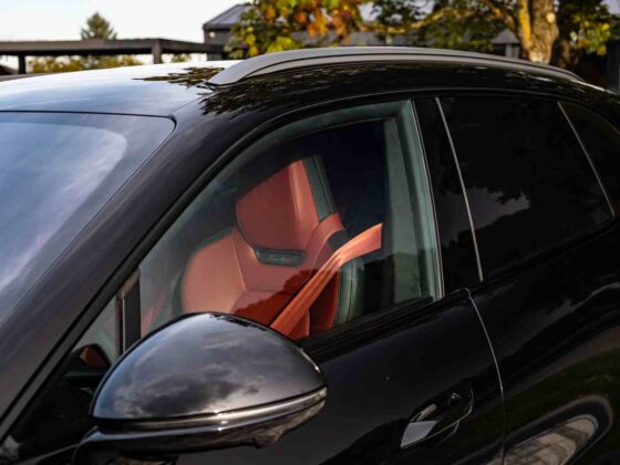 &bdquo;Porsche Cayenne Turbo Electric&ldquo; (nuotr. Automobilistika.lt)
