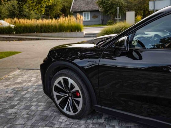 &bdquo;Porsche Cayenne Turbo Electric&ldquo; (nuotr. Automobilistika.lt)