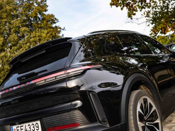 &bdquo;Porsche Cayenne Turbo Electric&ldquo; (nuotr. Automobilistika.lt)