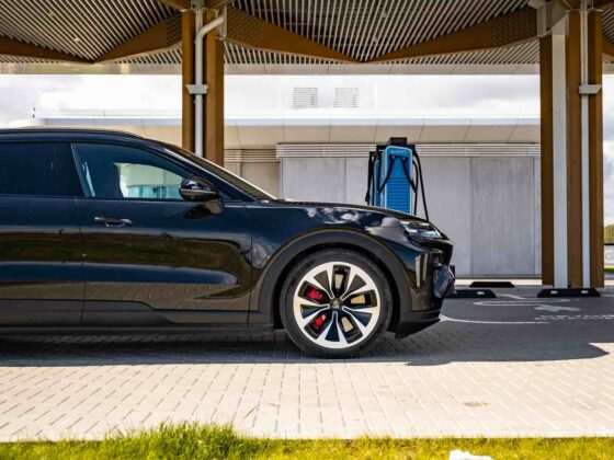 &bdquo;Porsche Cayenne Turbo Electric&ldquo; (nuotr. Automobilistika.lt)