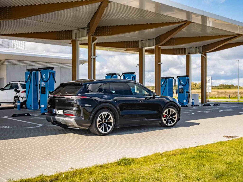 „Porsche Cayenne Turbo Electric“ (nuotr. Automobilistika.lt)