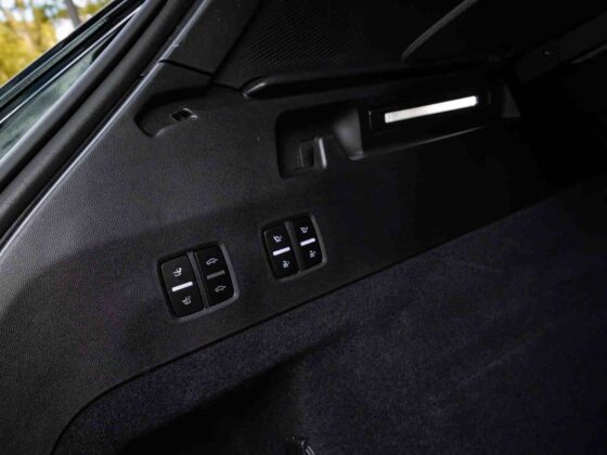 &bdquo;Porsche Cayenne Turbo Electric&ldquo; (nuotr. Automobilistika.lt)