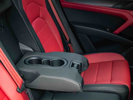 &bdquo;Porsche Cayenne Turbo Electric&ldquo; (nuotr. Automobilistika.lt)