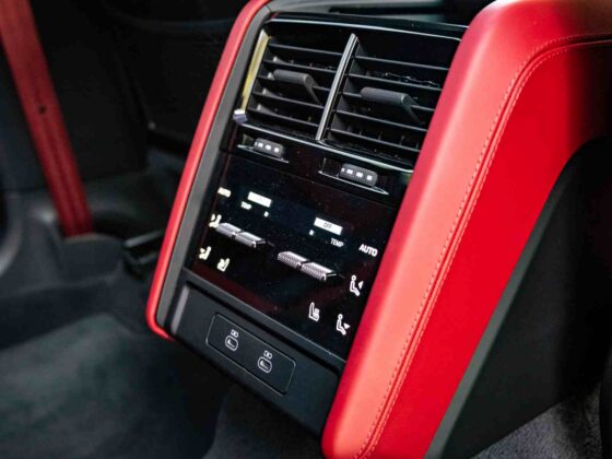 &bdquo;Porsche Cayenne Turbo Electric&ldquo; (nuotr. Automobilistika.lt)