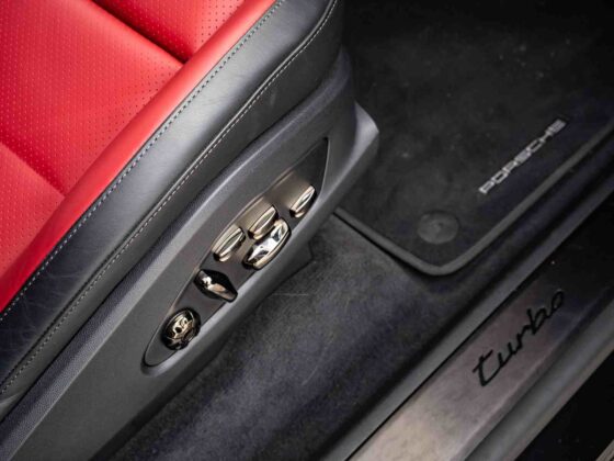 &bdquo;Porsche Cayenne Turbo Electric&ldquo; (nuotr. Automobilistika.lt)