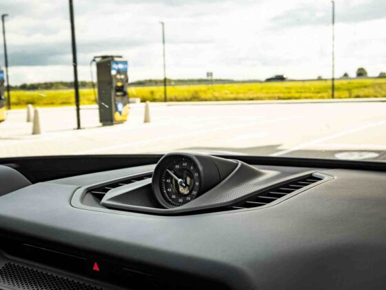 &bdquo;Porsche Cayenne Turbo Electric&ldquo; (nuotr. Automobilistika.lt)