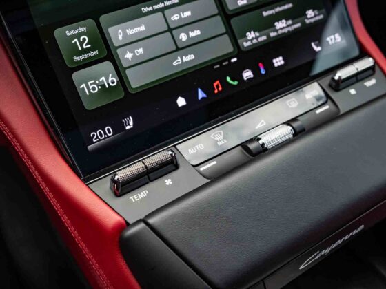 &bdquo;Porsche Cayenne Turbo Electric&ldquo; (nuotr. Automobilistika.lt)
