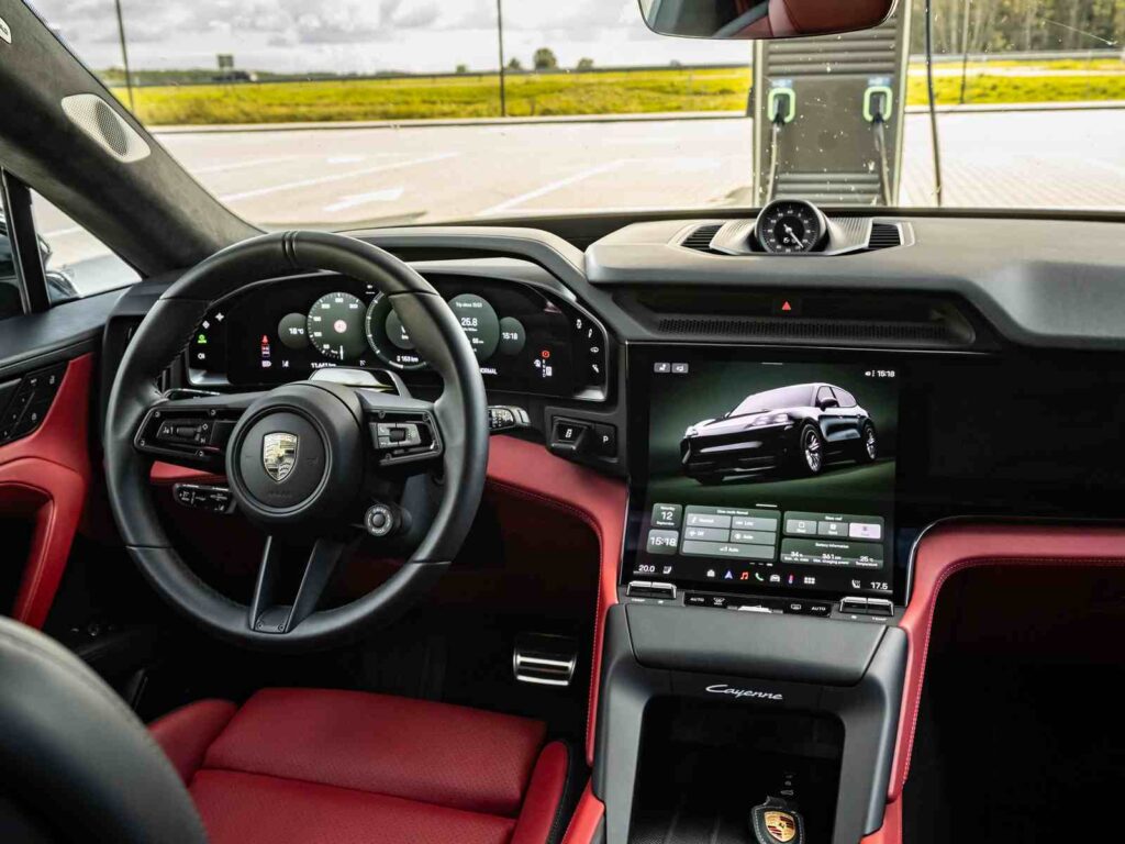 „Porsche Cayenne Turbo Electric“ (nuotr. Automobilistika.lt)