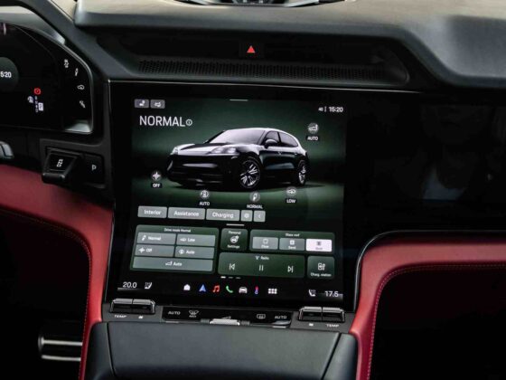 &bdquo;Porsche Cayenne Turbo Electric&ldquo; (nuotr. Automobilistika.lt)