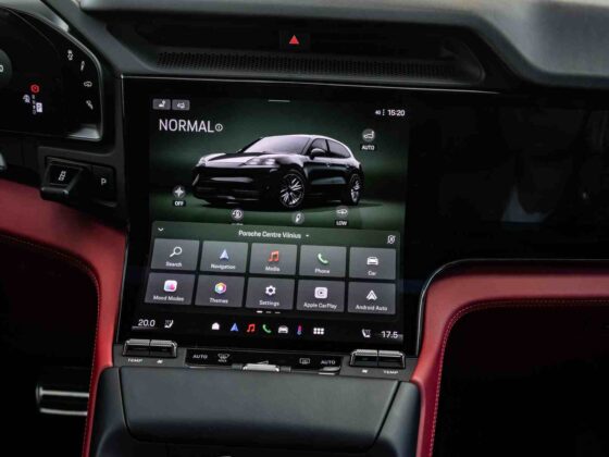 &bdquo;Porsche Cayenne Turbo Electric&ldquo; (nuotr. Automobilistika.lt)