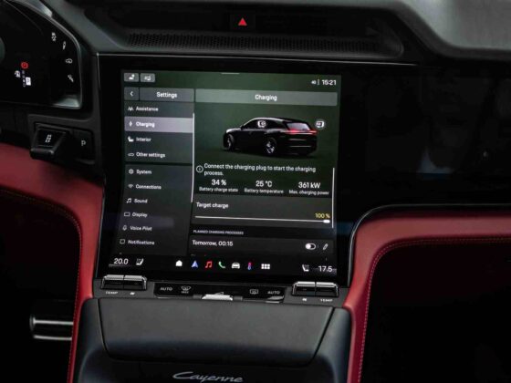 &bdquo;Porsche Cayenne Turbo Electric&ldquo; (nuotr. Automobilistika.lt)