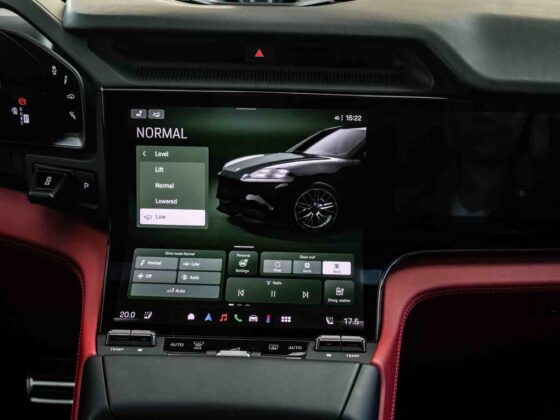 &bdquo;Porsche Cayenne Turbo Electric&ldquo; (nuotr. Automobilistika.lt)
