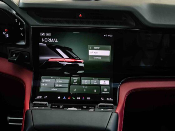 &bdquo;Porsche Cayenne Turbo Electric&ldquo; (nuotr. Automobilistika.lt)