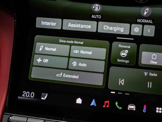 &bdquo;Porsche Cayenne Turbo Electric&ldquo; (nuotr. Automobilistika.lt)