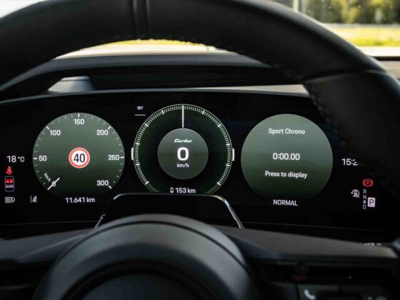 &bdquo;Porsche Cayenne Turbo Electric&ldquo; (nuotr. Automobilistika.lt)
