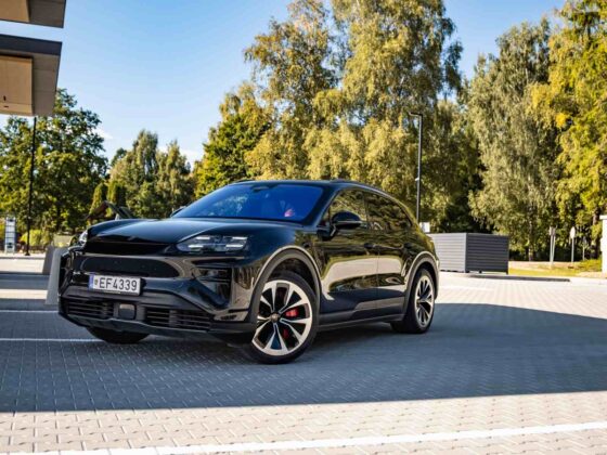 &bdquo;Porsche Cayenne Turbo Electric&ldquo; (nuotr. Automobilistika.lt)