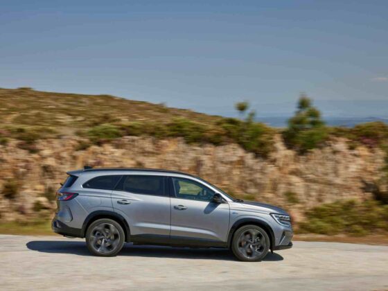 &bdquo;Renault Espace E-Tech&ldquo; (nuotr. gamintojo)