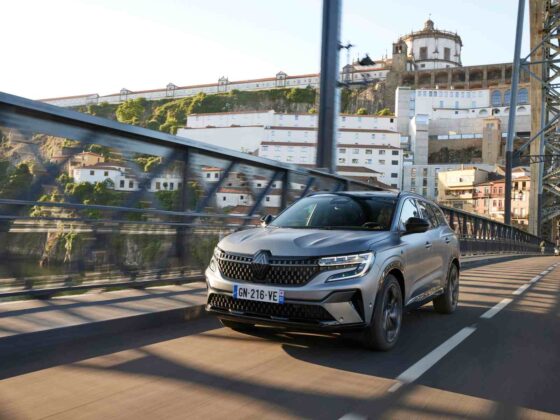 &bdquo;Renault Espace E-Tech&ldquo; (nuotr. gamintojo)