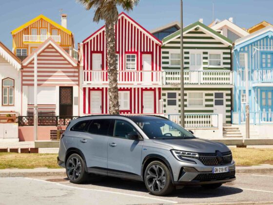 &bdquo;Renault Espace E-Tech&ldquo; (nuotr. gamintojo)
