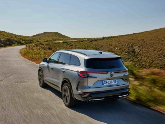 &bdquo;Renault Espace E-Tech&ldquo; (nuotr. gamintojo)
