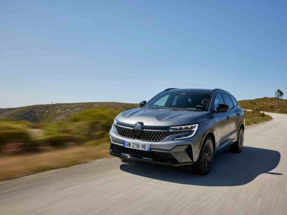&bdquo;Renault Espace E-Tech&ldquo; (nuotr. gamintojo)